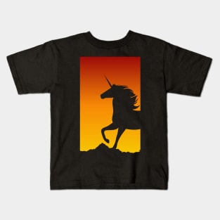 Sunset Unicorn Design - Unicorn Lover Gift - I love Unicorns Illustration Unicorn Art Kids T-Shirt